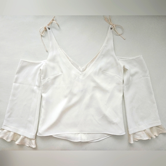 Cinq à Sept Sonia Cold-Shoulder Top in Ivory, Size XS - Picture 5 of 8